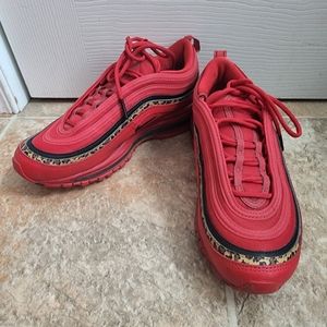 EUC Nike 270 womens shoes